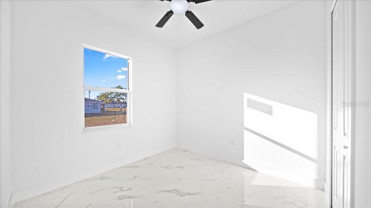 Image 24 of 49 For 913-915 15th Lane