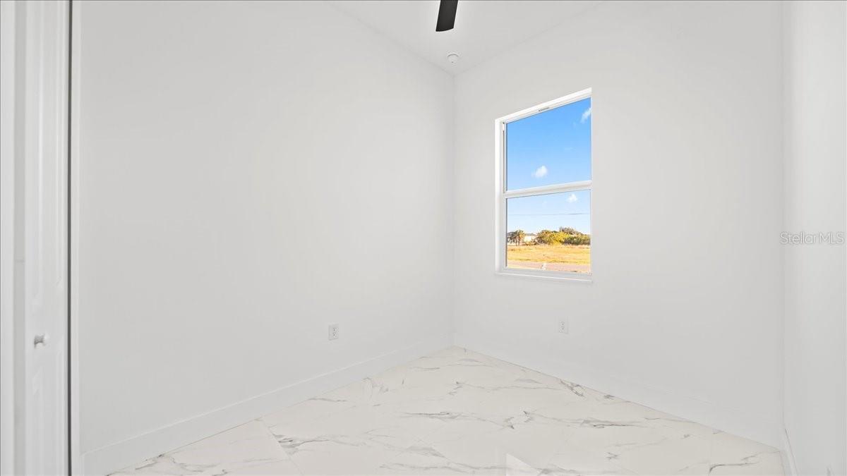 Image 9 of 49 For 913-915 15th Lane