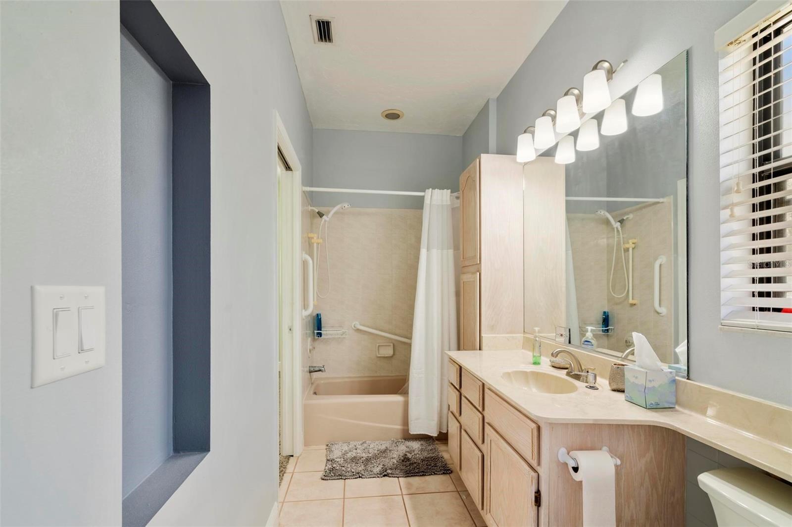 Image 14 of 16 For 6110 Ninth Avenue Cir Ne