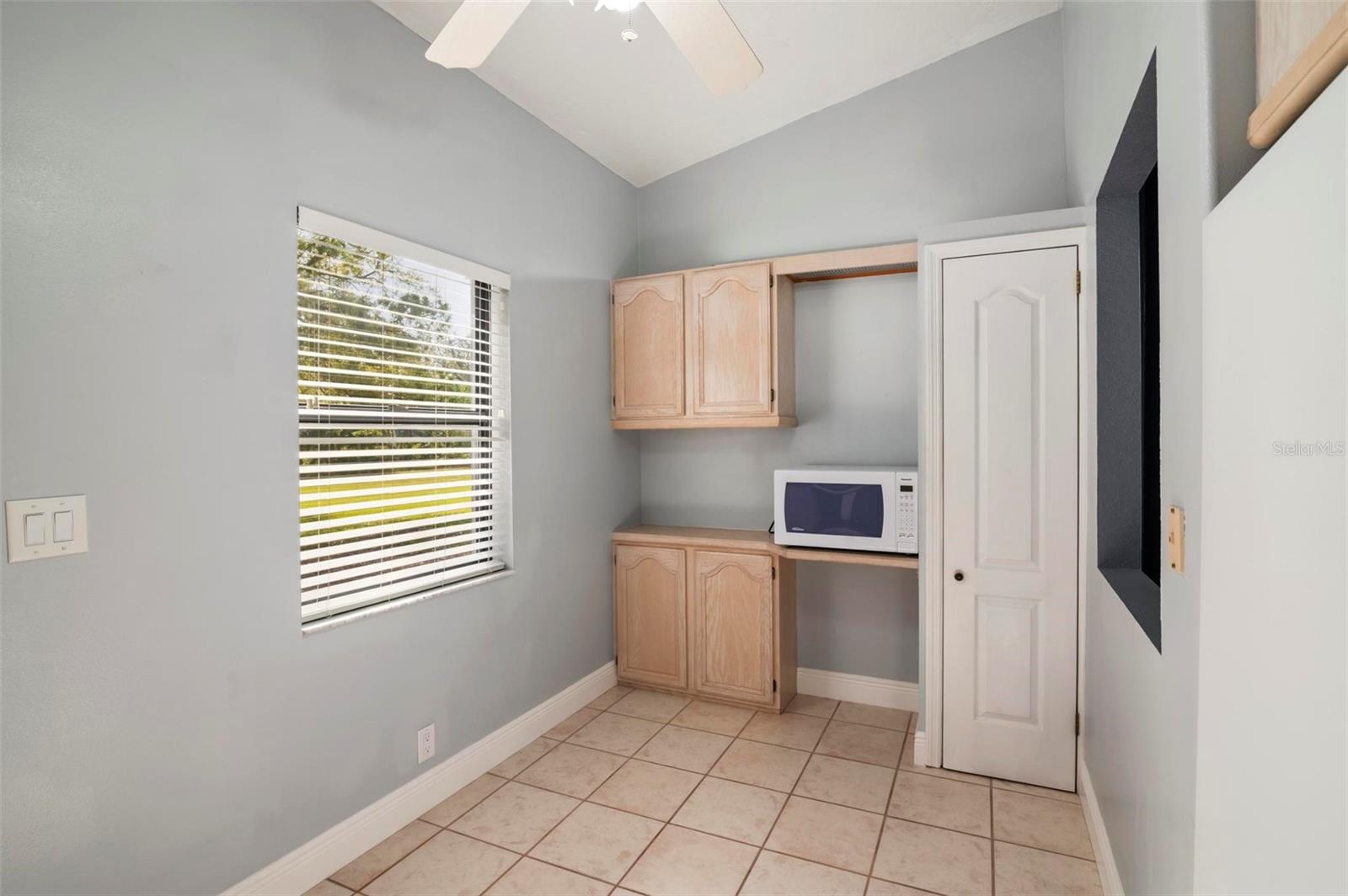 Image 6 of 16 For 6110 Ninth Avenue Cir Ne