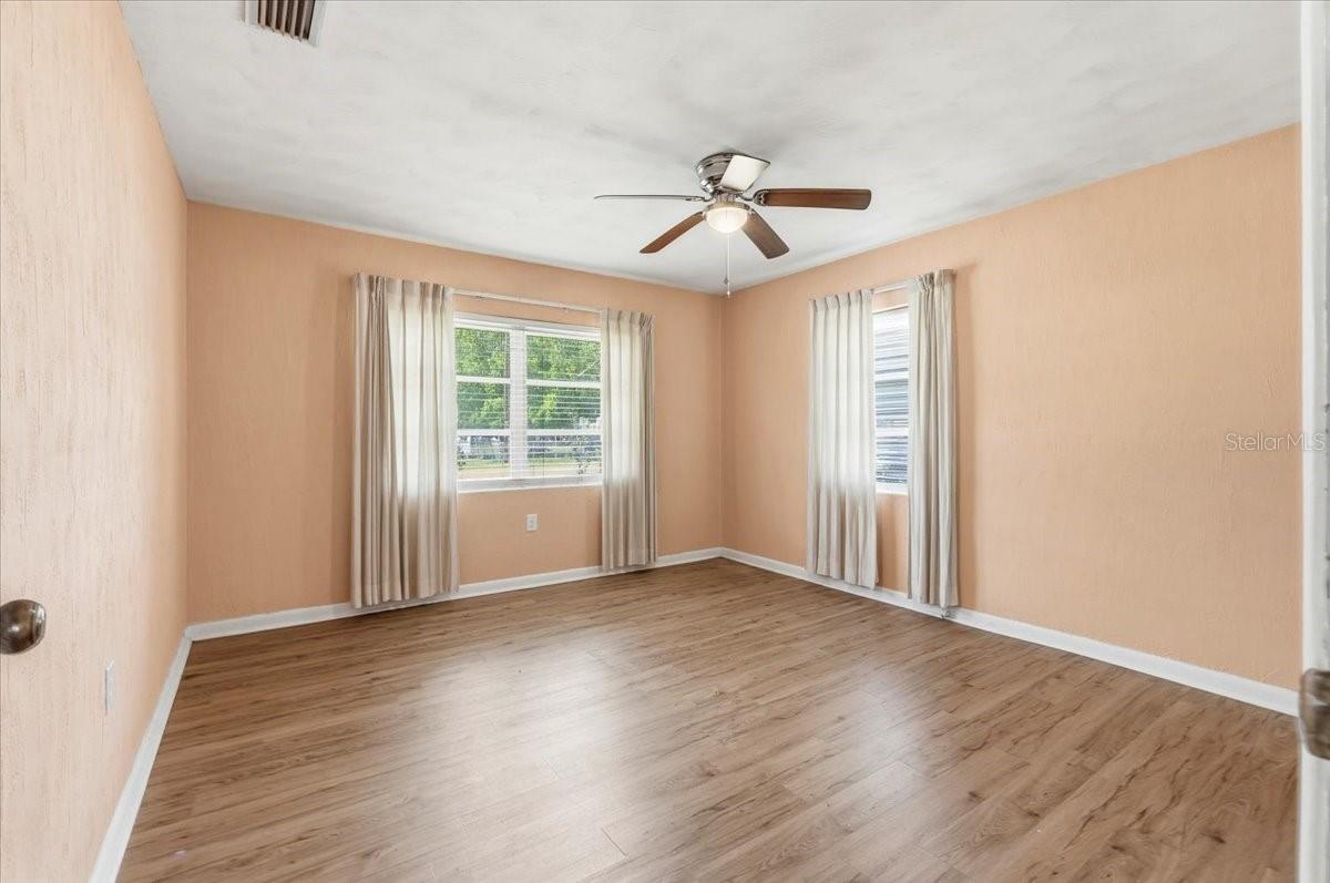 Image 25 of 34 For 137 Highland Avenue