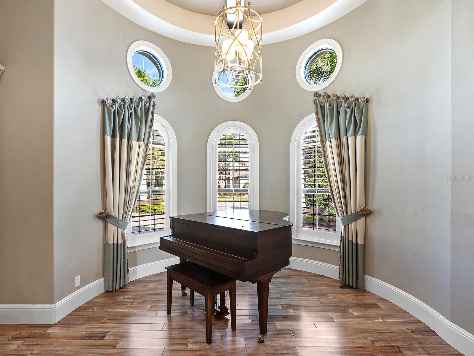 Image 32 of 94 For 7515 Ladybank Crossing