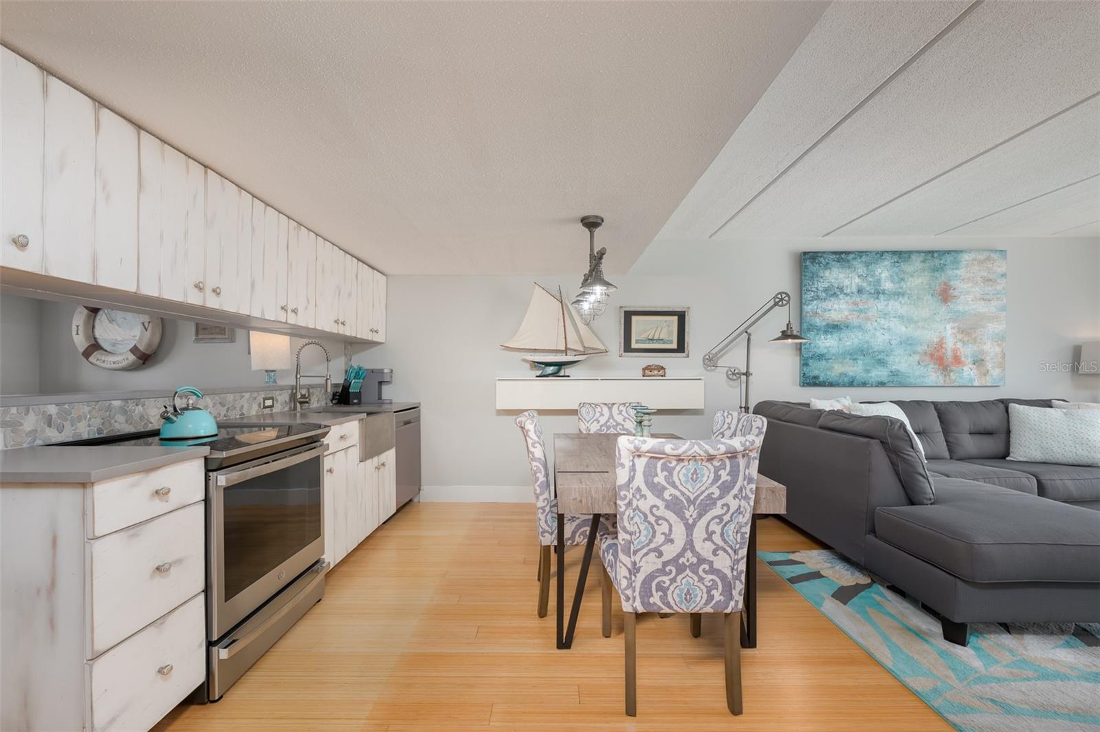 Image 11 of 36 For 845 Benjamin Franklin Drive 302