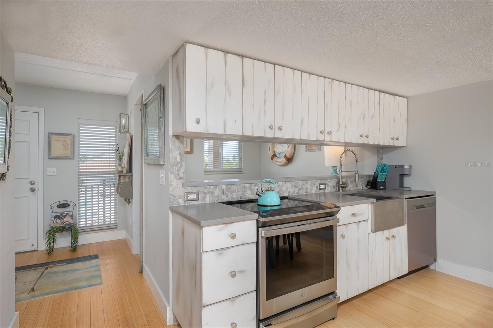 Image 12 of 36 For 845 Benjamin Franklin Drive 302