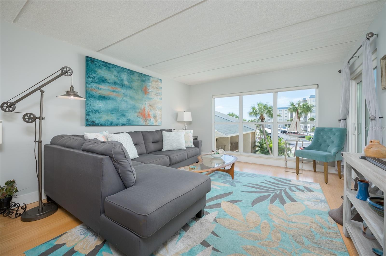 Image 5 of 36 For 845 Benjamin Franklin Drive 302