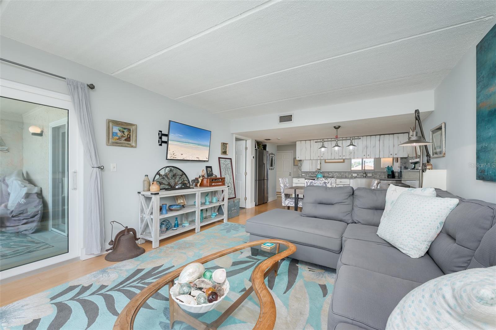 Image 7 of 36 For 845 Benjamin Franklin Drive 302