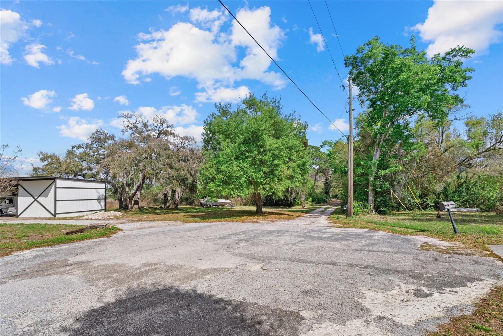 Image 4 of 25 For  Indale Dr  