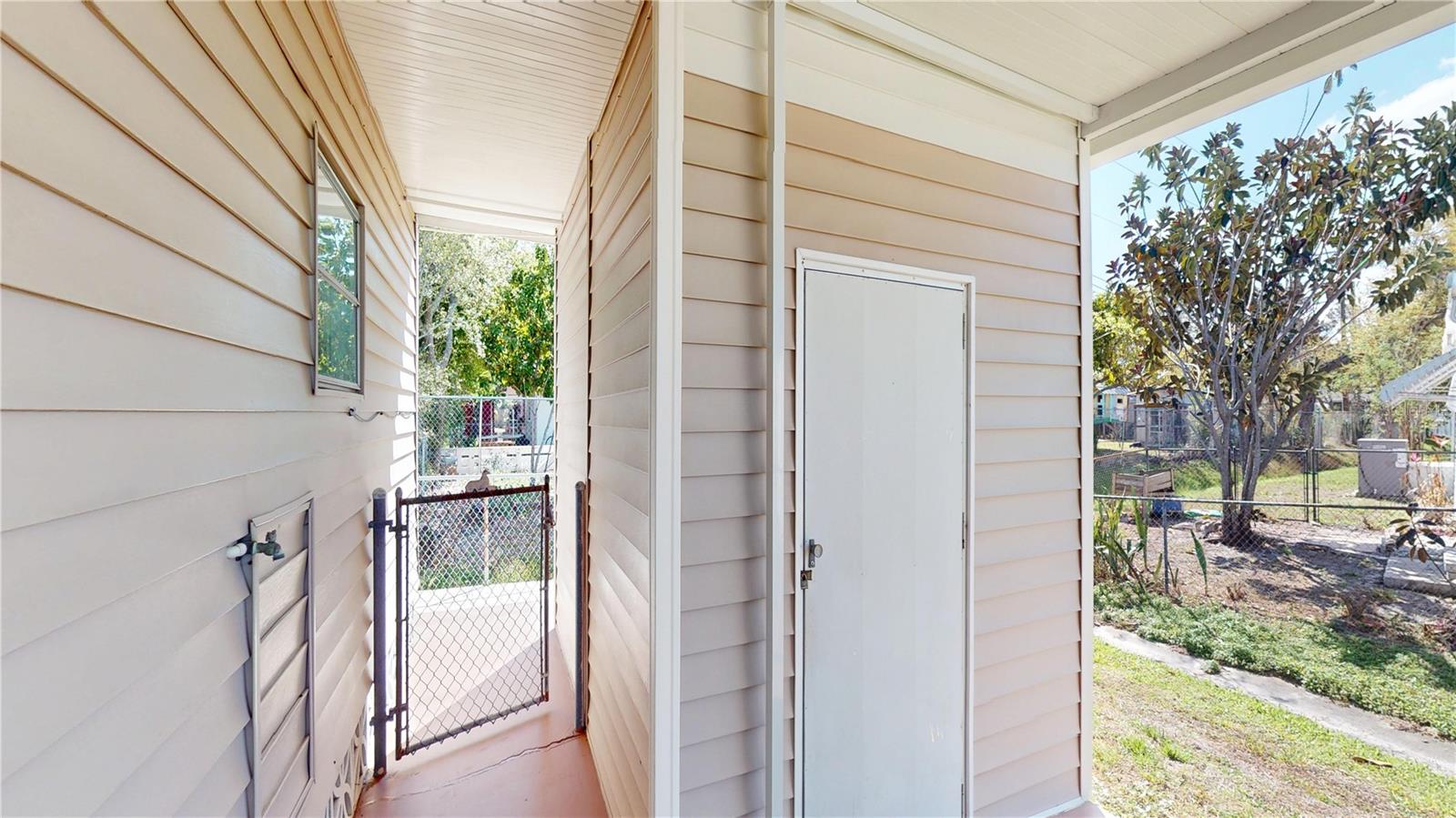 Image 14 of 17 For 301 Brazil Court 95