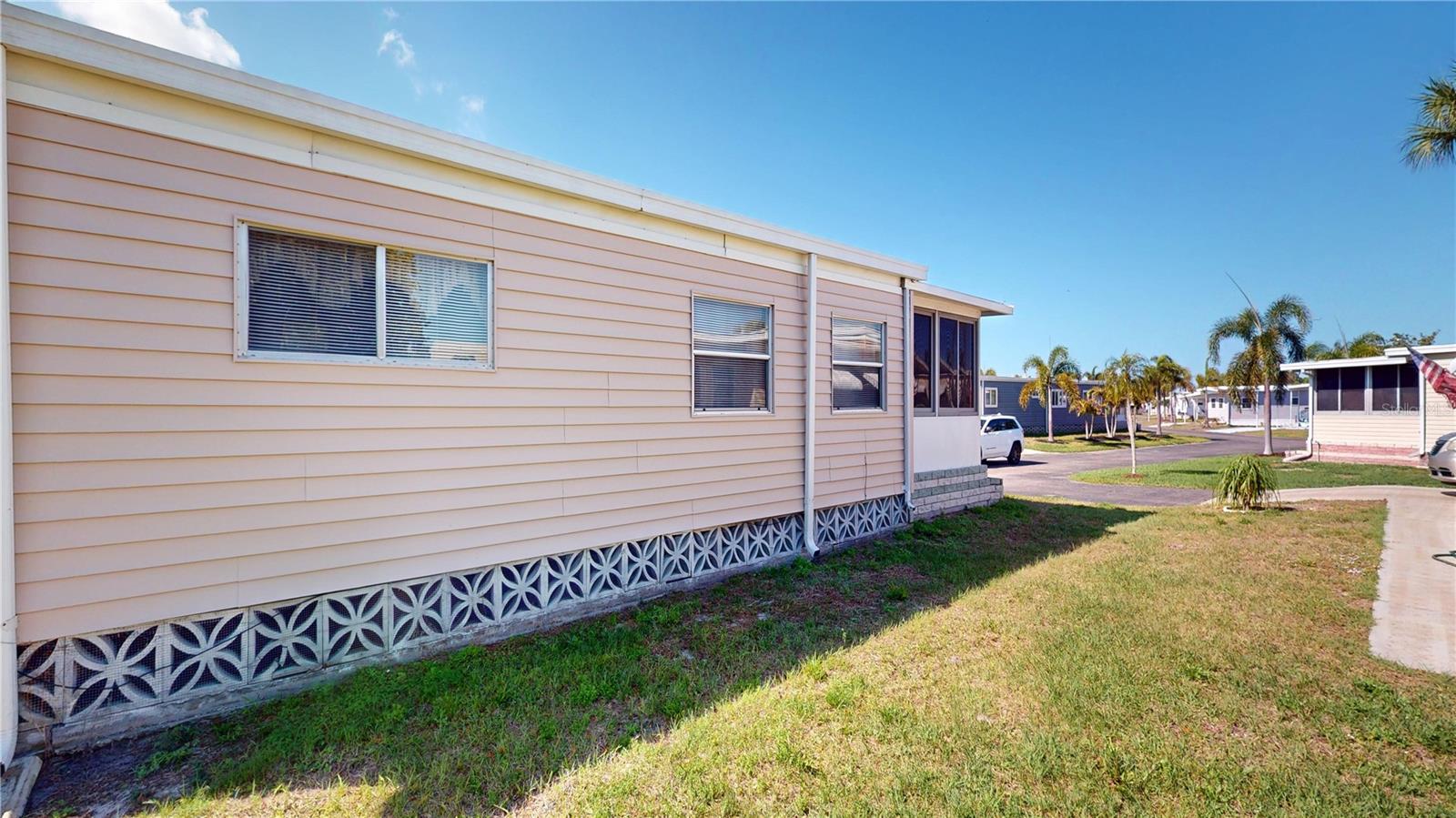 Image 15 of 17 For 301 Brazil Court 95