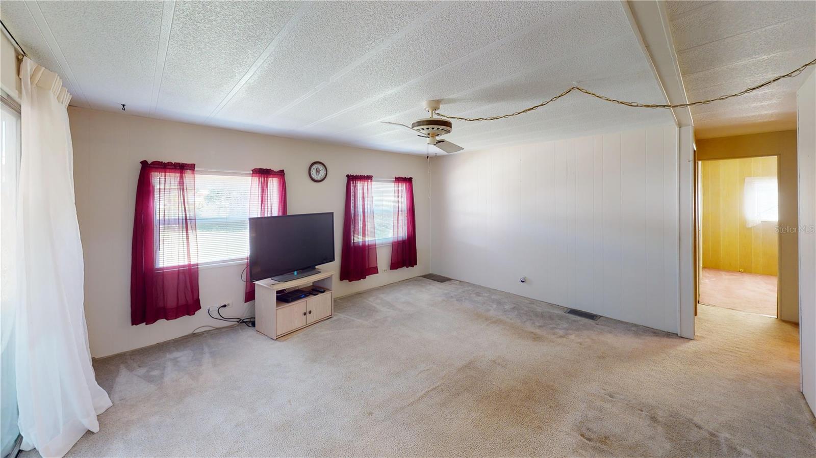 Image 5 of 17 For 301 Brazil Court 95