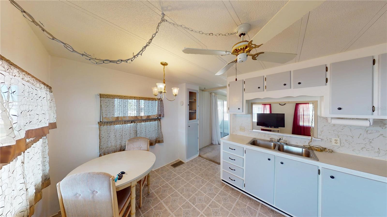 Image 6 of 17 For 301 Brazil Court 95