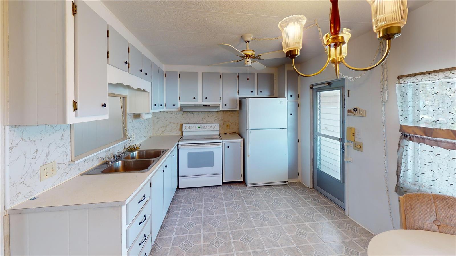 Image 7 of 17 For 301 Brazil Court 95