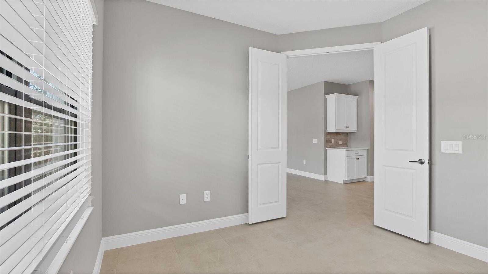 Image 17 of 34 For 690 Allora Avenue