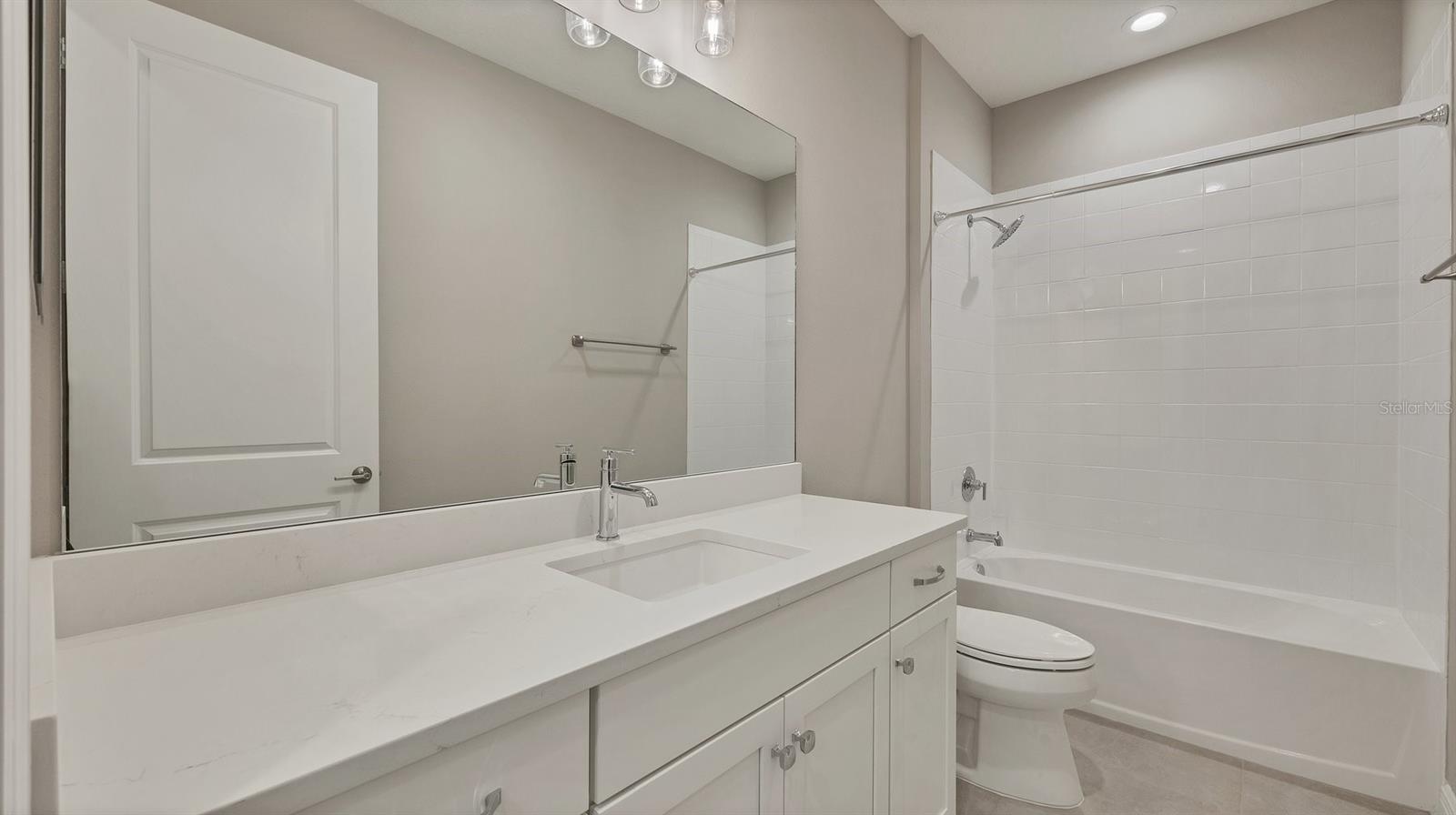 Image 18 of 34 For 690 Allora Avenue