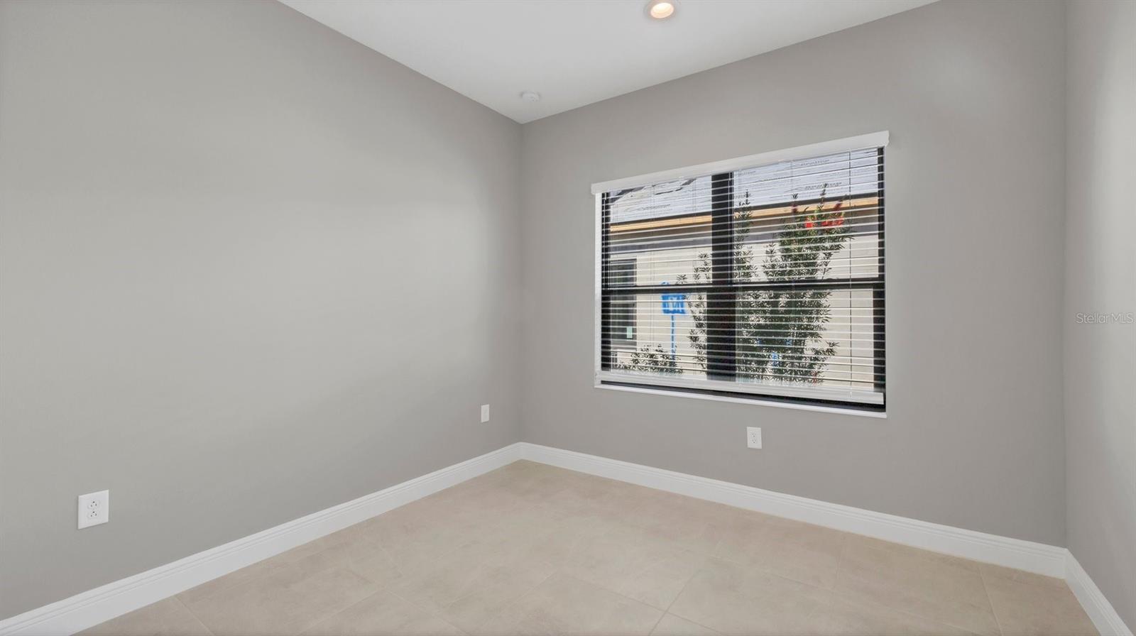 Image 19 of 34 For 690 Allora Avenue