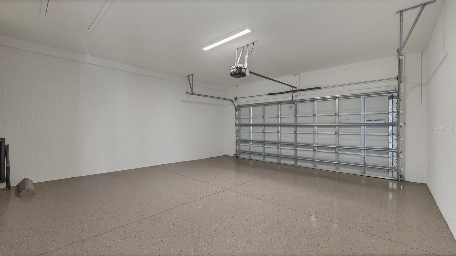 Image 21 of 34 For 690 Allora Avenue