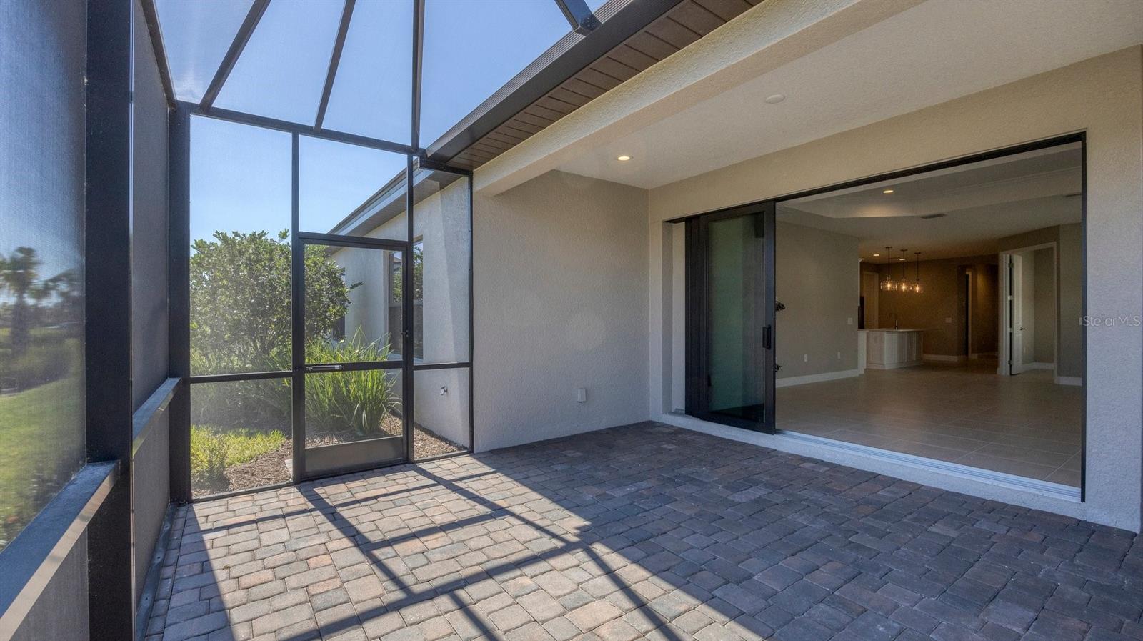 Image 22 of 34 For 690 Allora Avenue