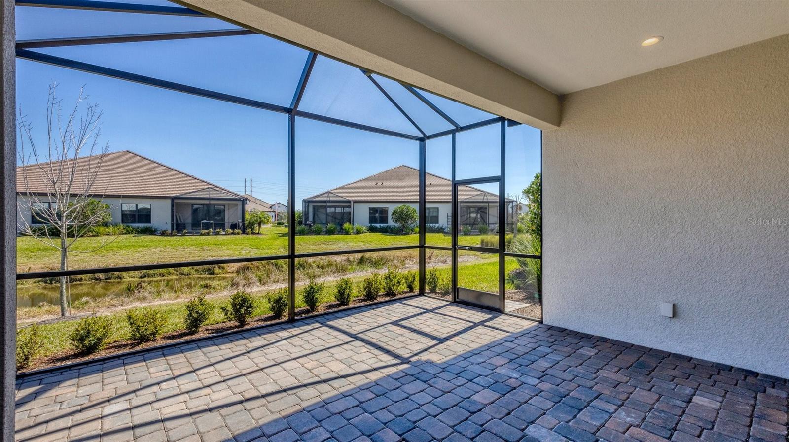 Image 23 of 34 For 690 Allora Avenue