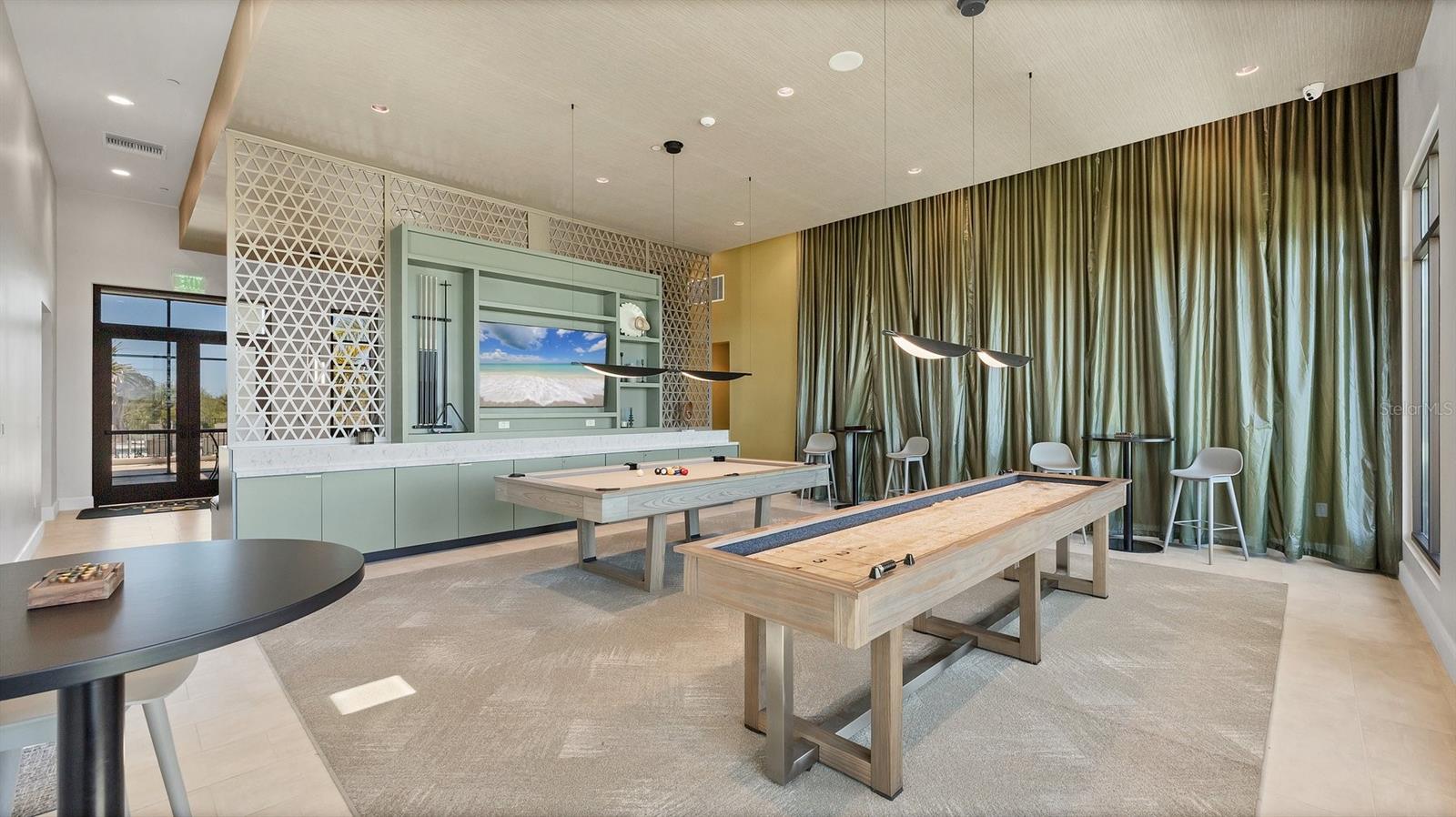 Image 26 of 34 For 690 Allora Avenue