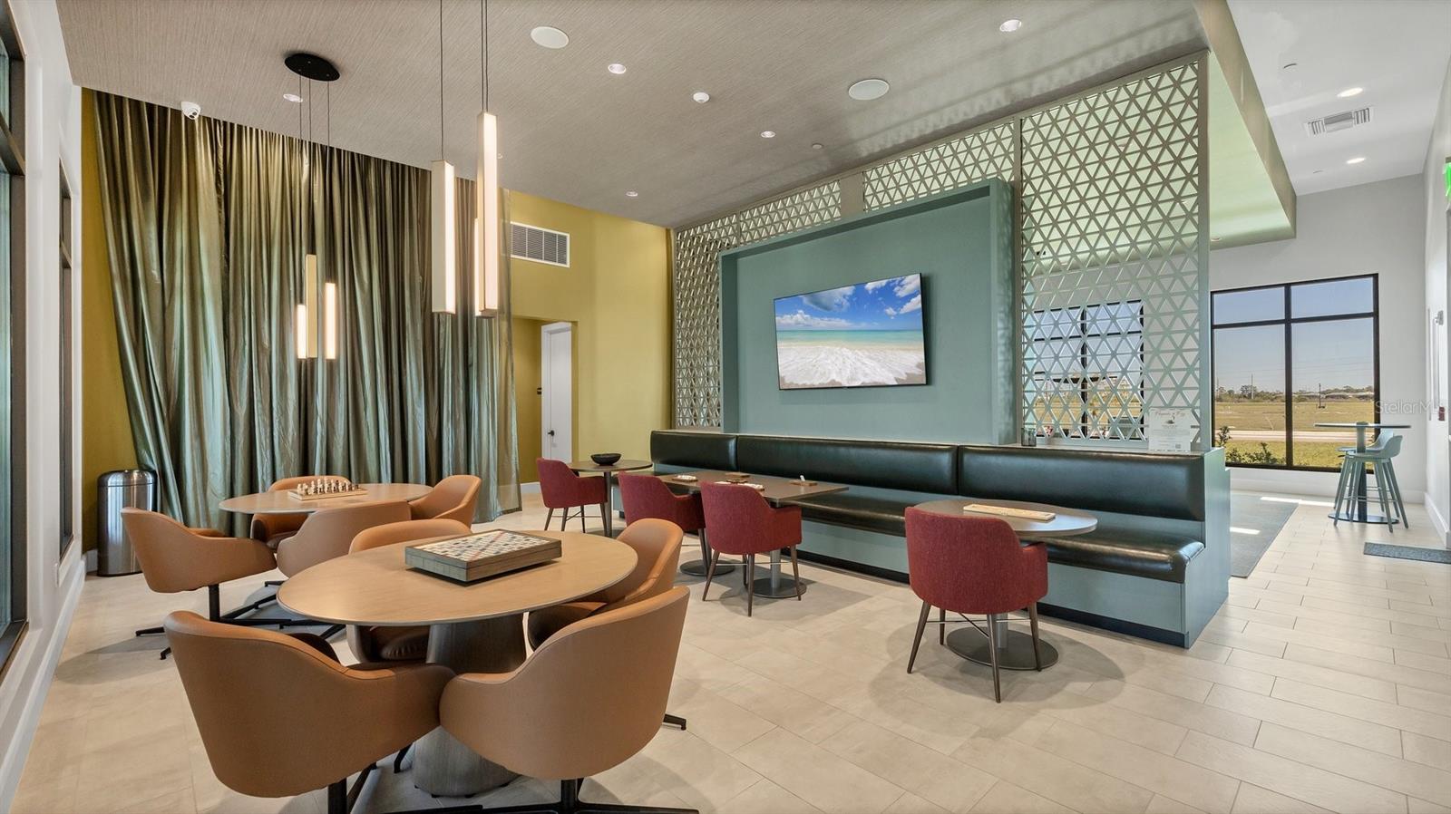 Image 27 of 34 For 690 Allora Avenue