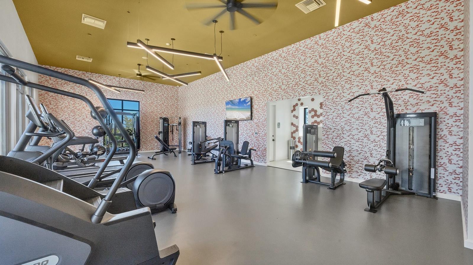 Image 30 of 34 For 690 Allora Avenue