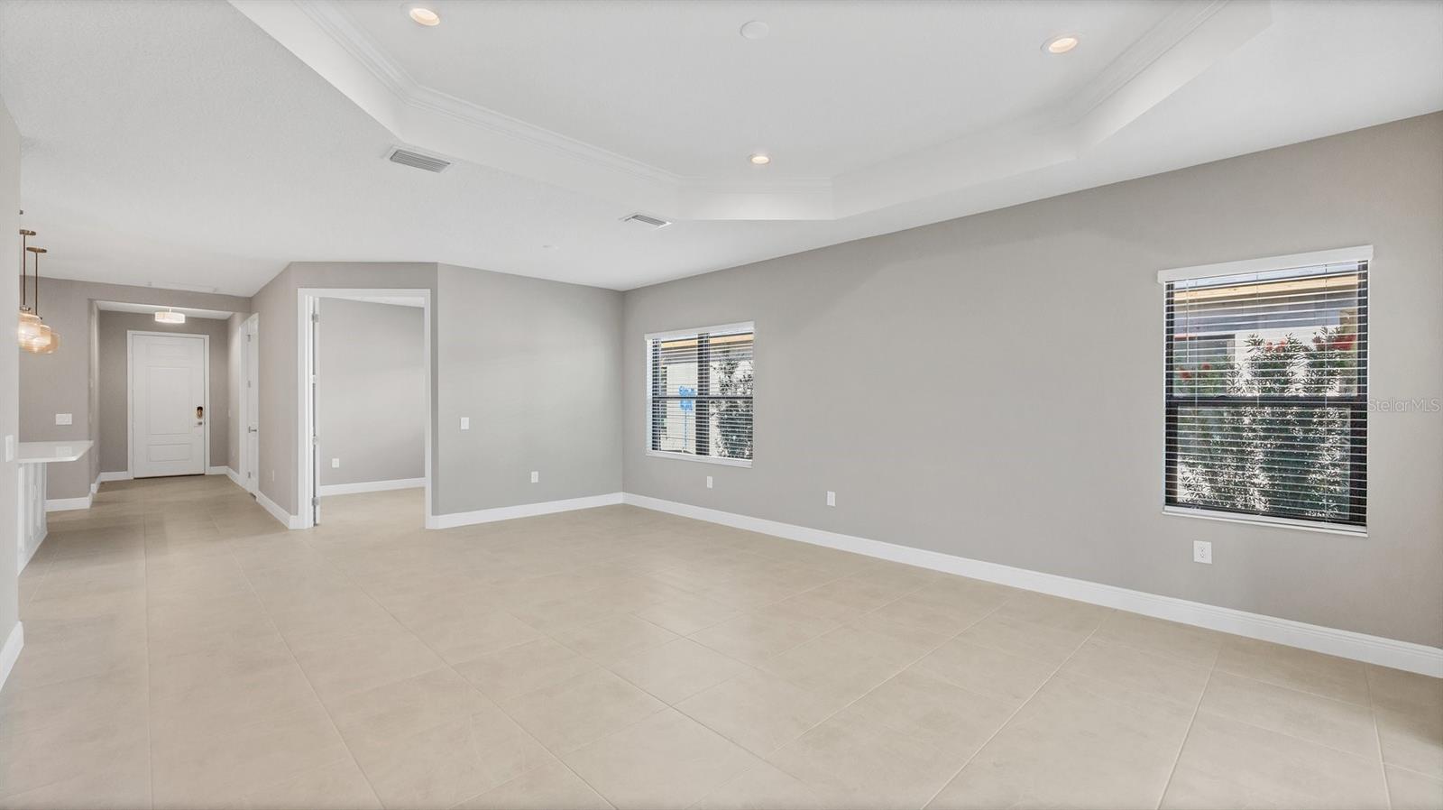 Image 5 of 34 For 690 Allora Avenue