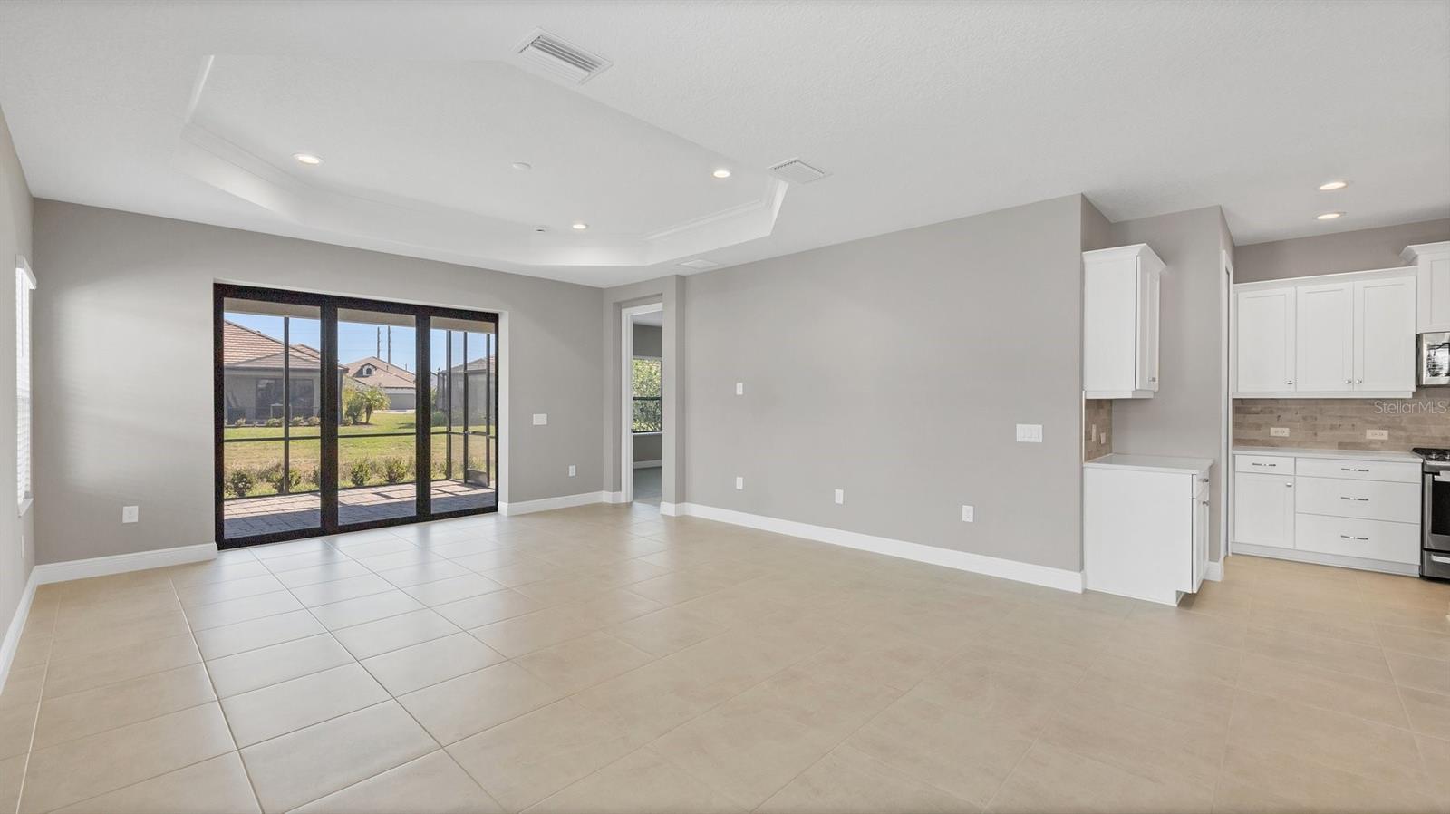 Image 6 of 34 For 690 Allora Avenue