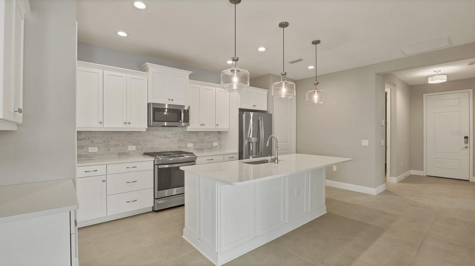 Image 9 of 34 For 690 Allora Avenue