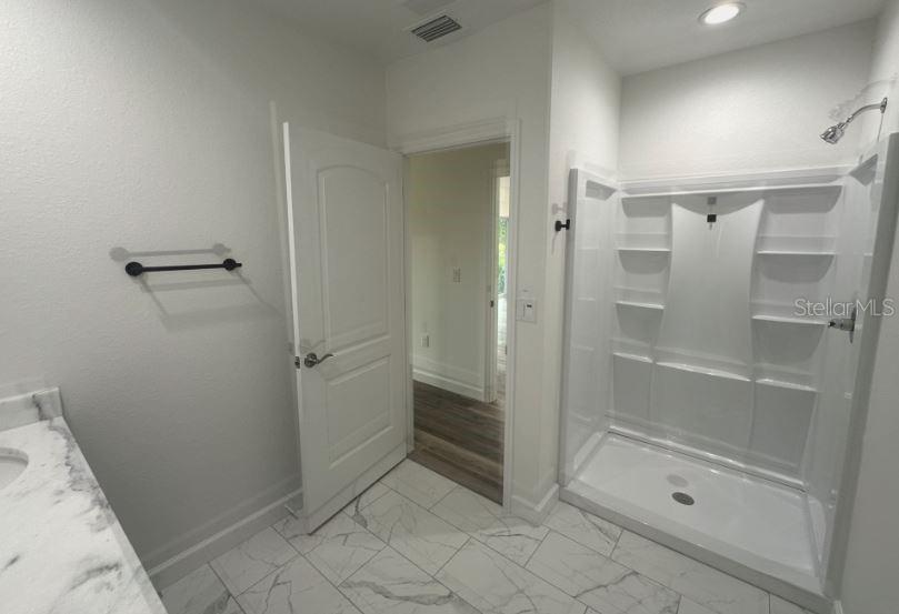 Image 16 of 19 For 55 Boundary Boulevard 2