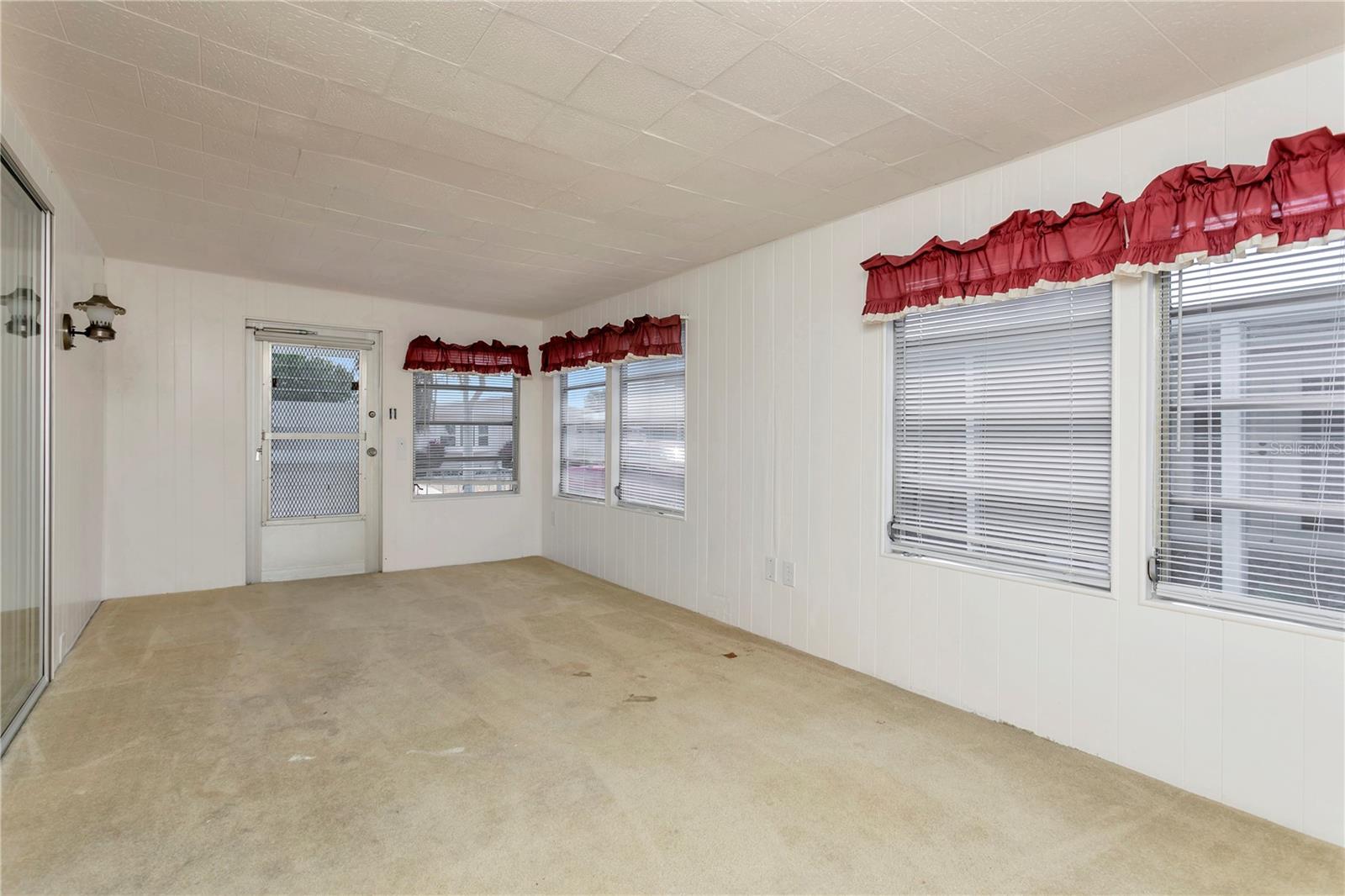 Image 13 of 42 For 4809 4th Street W