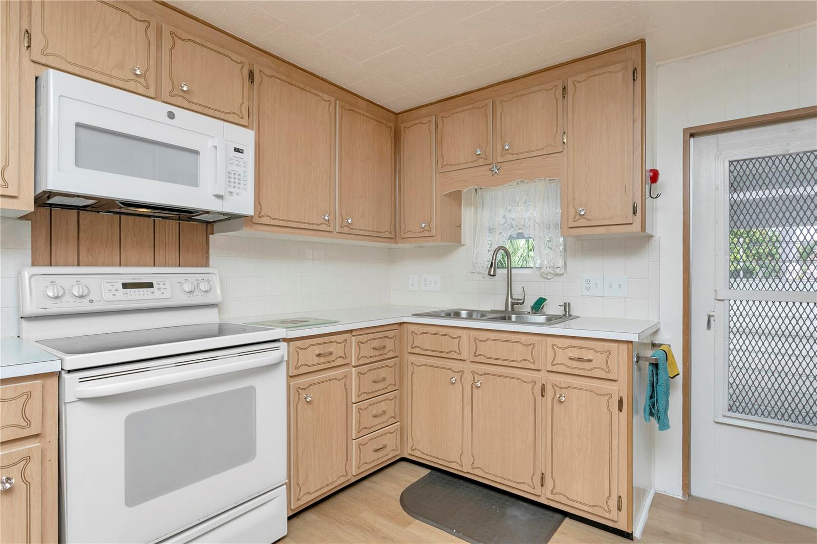 Image 20 of 42 For 4809 4th Street W