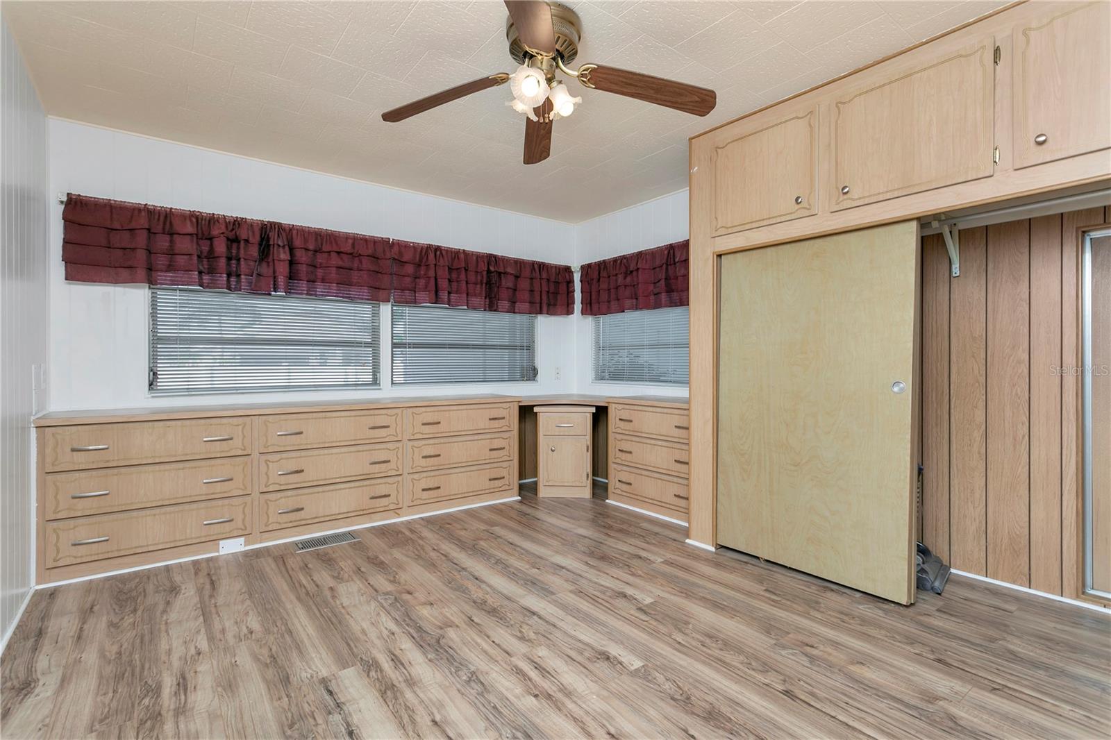 Image 27 of 42 For 4809 4th Street W