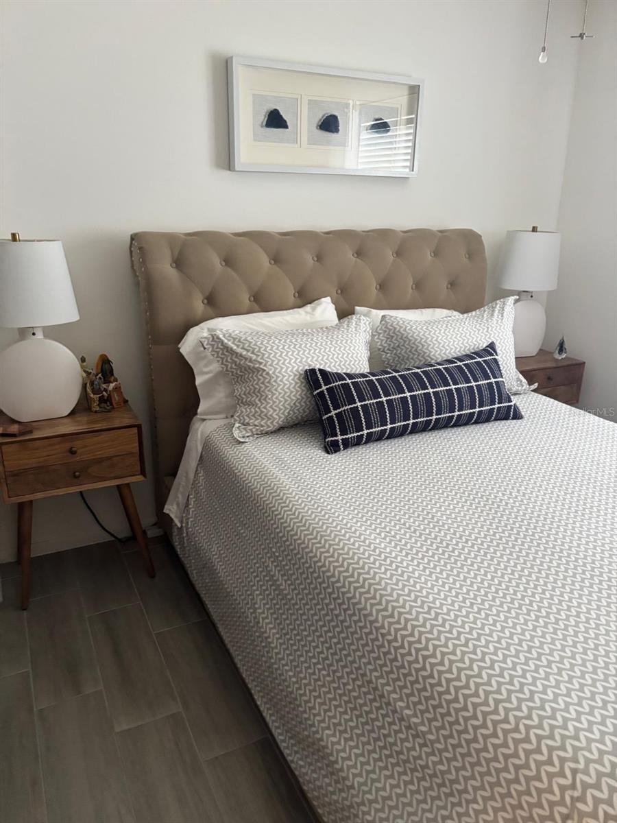 Image 11 of 24 For 5689 Gardens Drive