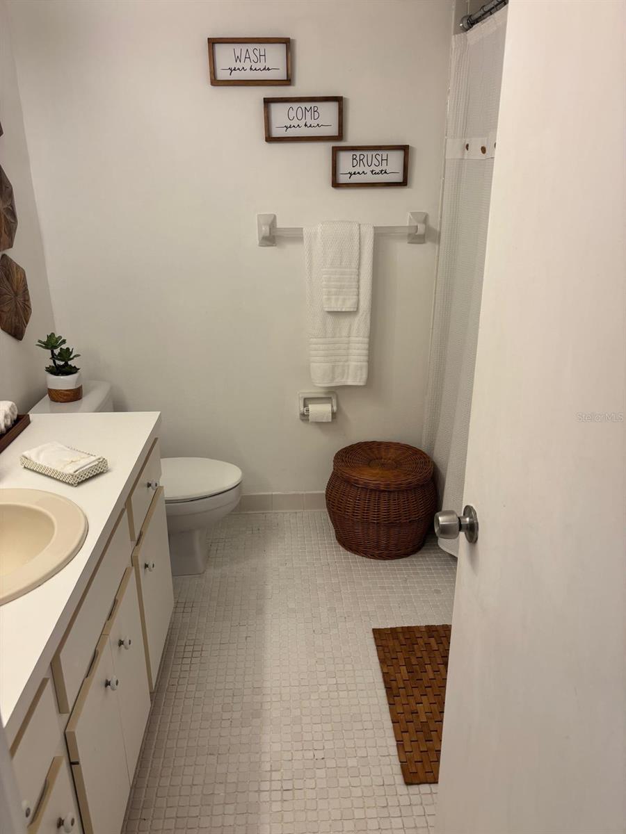 Image 13 of 24 For 5689 Gardens Drive