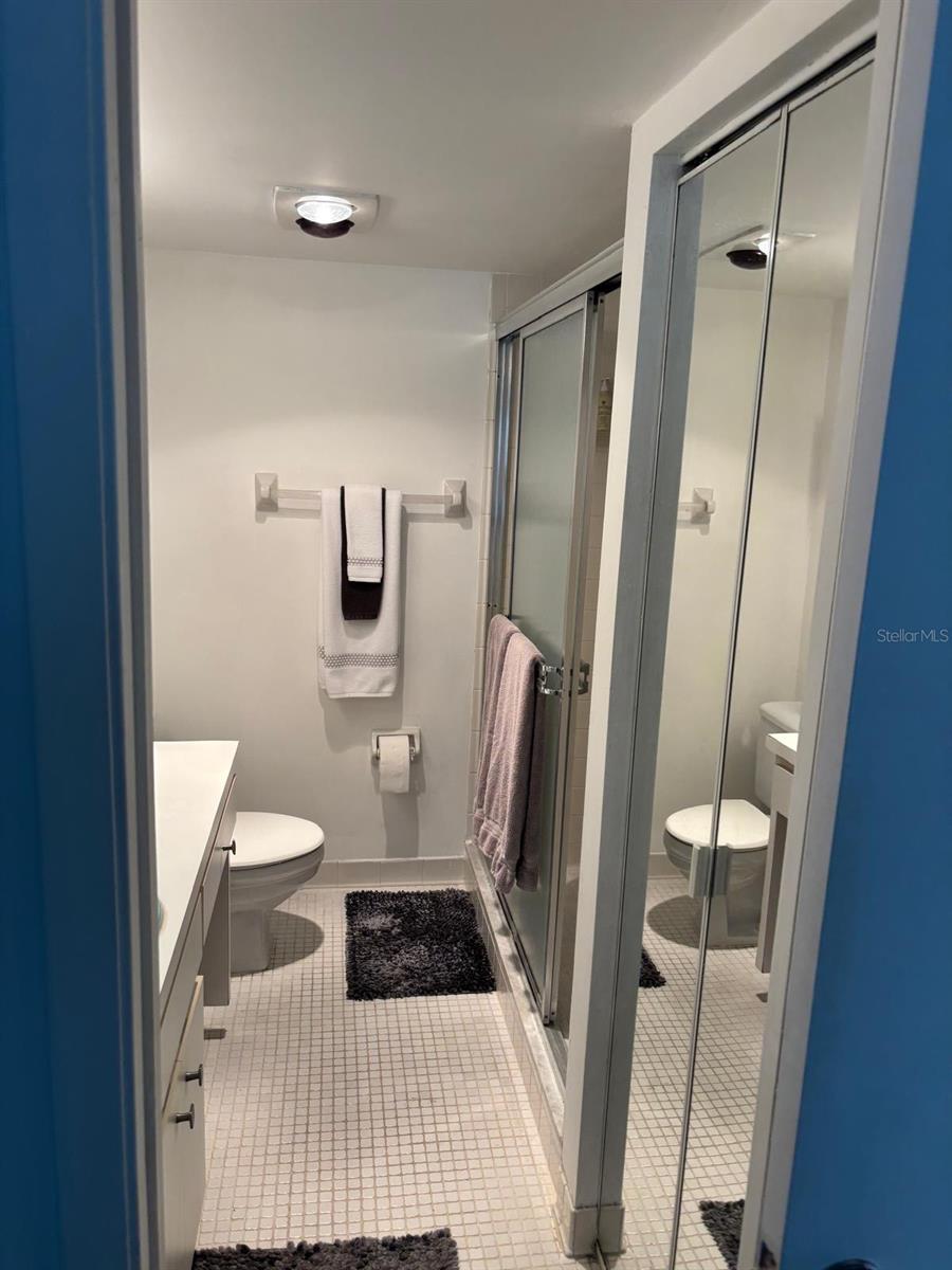 Image 19 of 24 For 5689 Gardens Drive