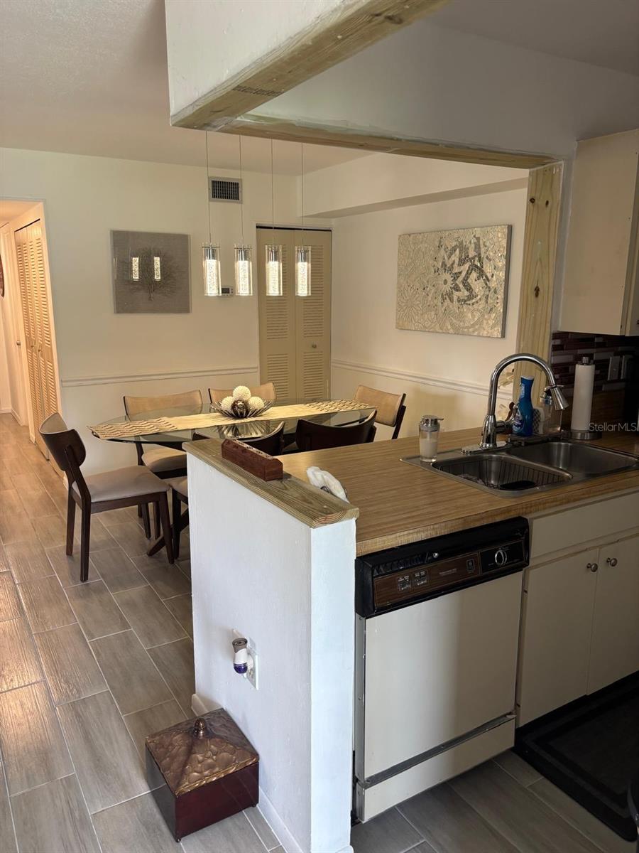 Image 9 of 24 For 5689 Gardens Drive