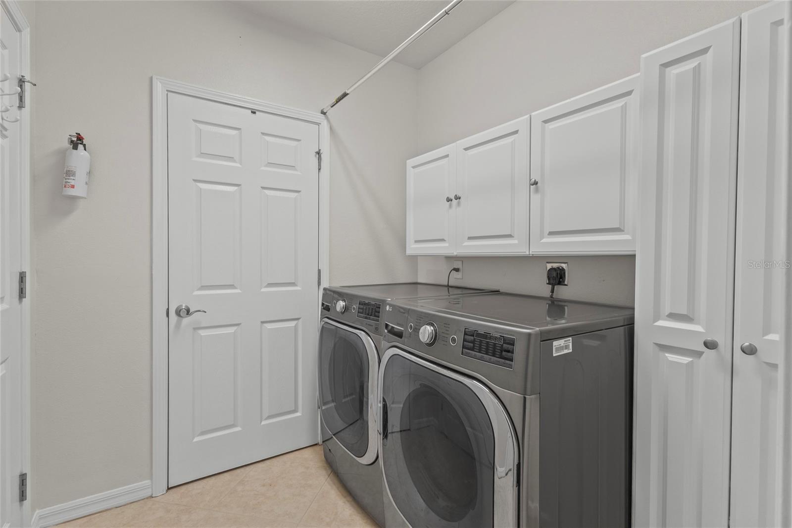 Image 28 of 43 For 20528 Pezzana Drive