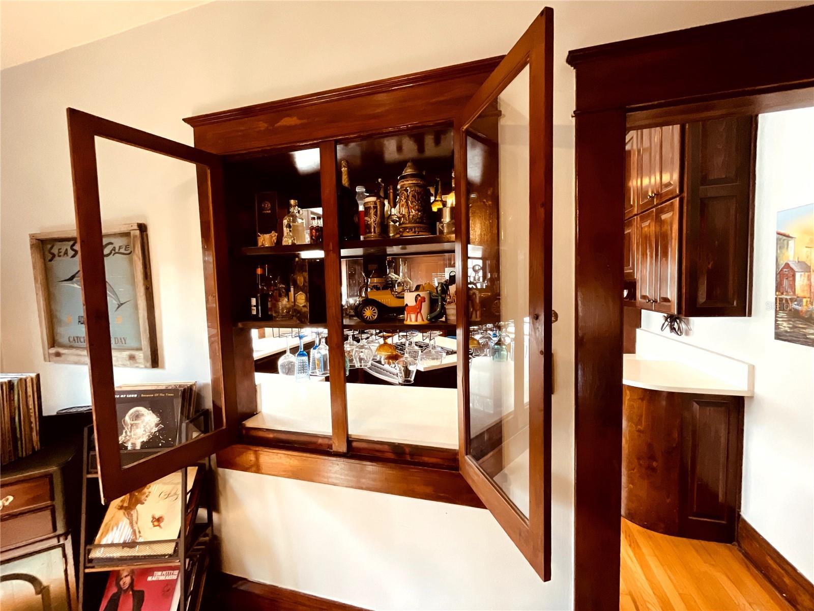 Listing photo id 3 for 206 Haya Street