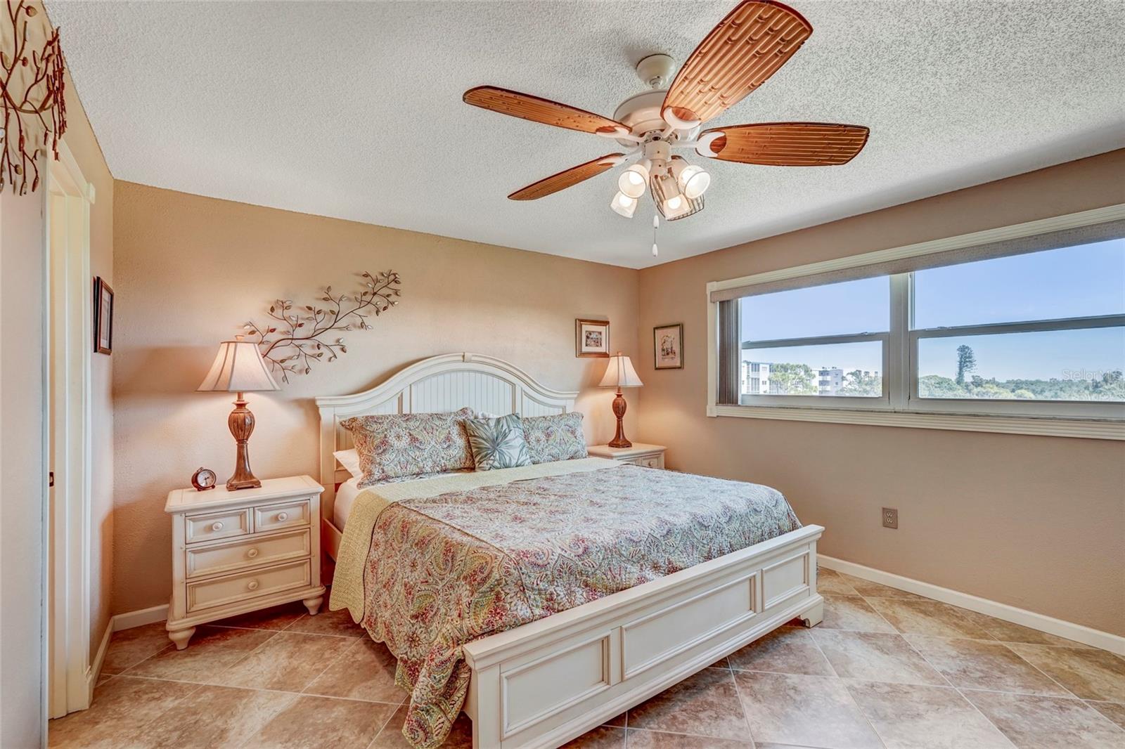 Image 17 of 29 For 4040 Ironwood Circle 406f