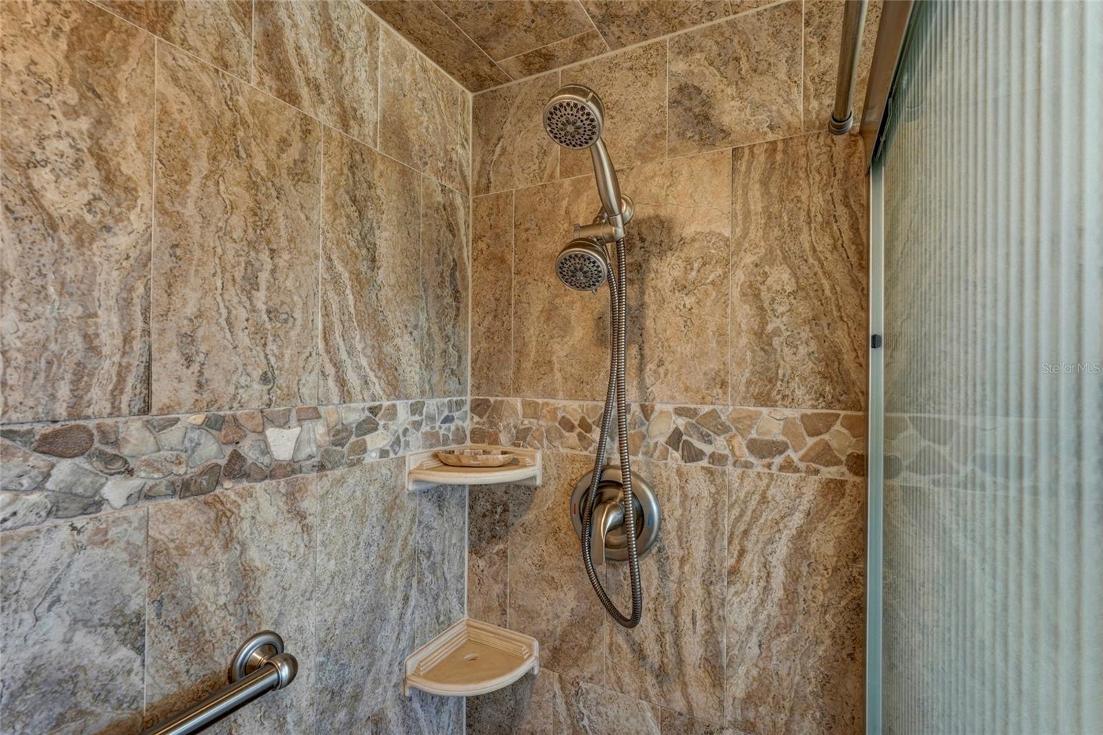 Image 18 of 29 For 4040 Ironwood Circle 406f