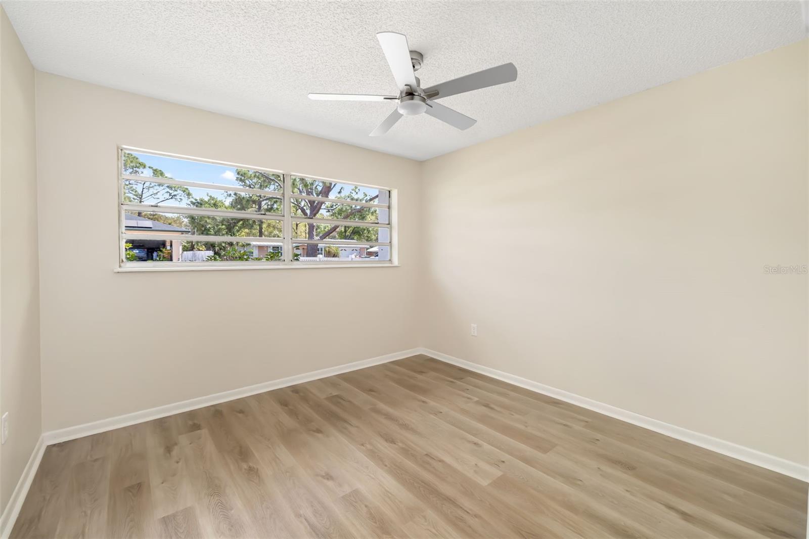 Image 11 of 57 For 1097 Willis Avenue