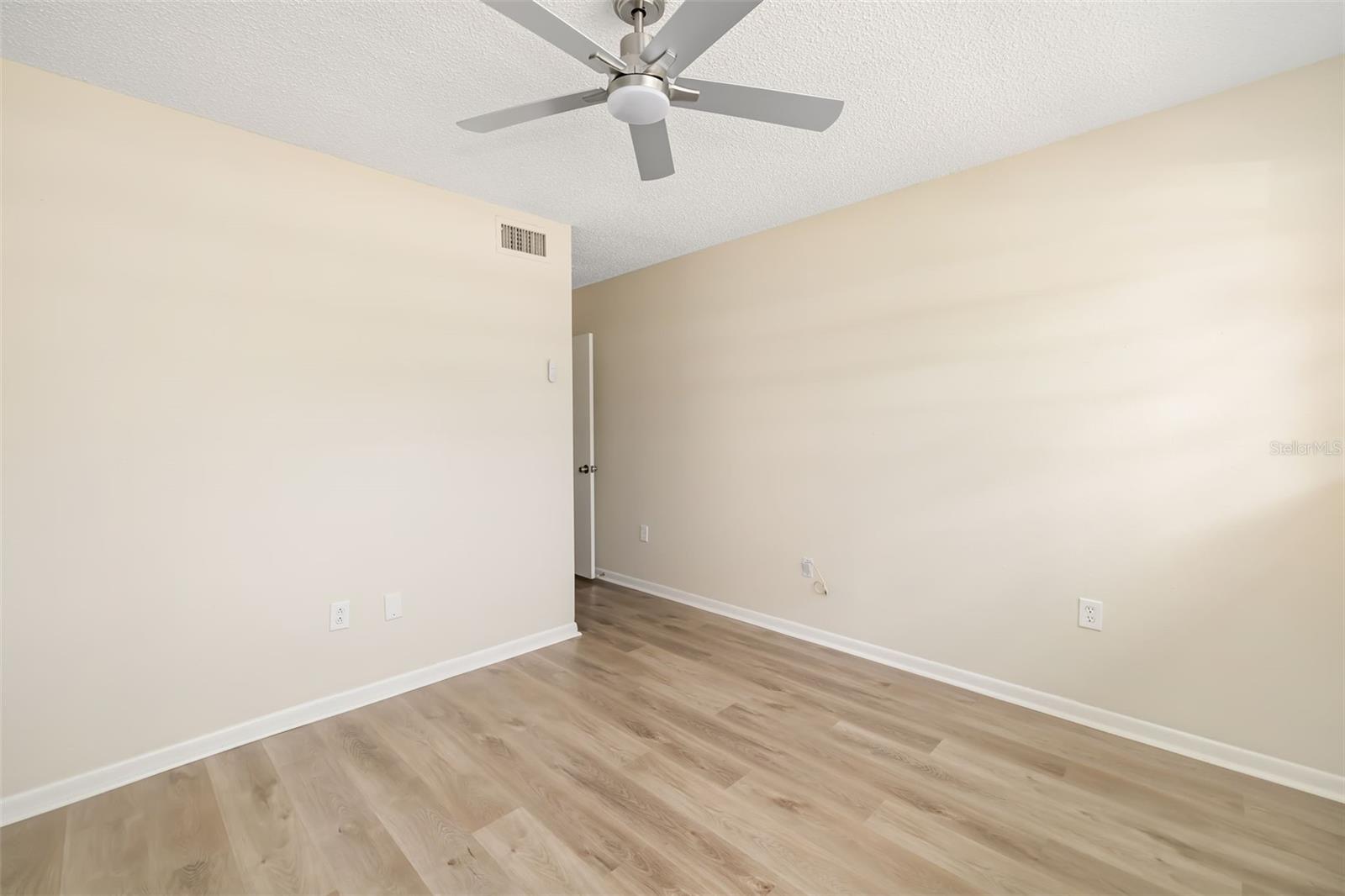 Image 12 of 57 For 1097 Willis Avenue