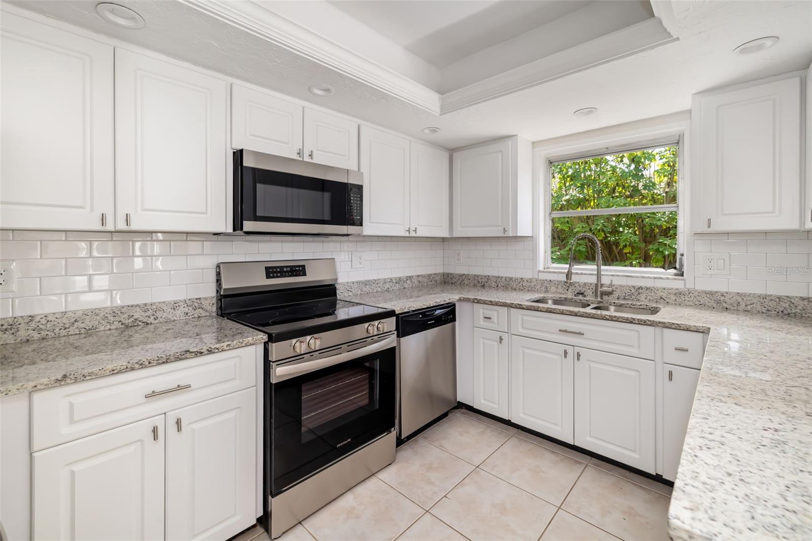 Image 13 of 57 For 1097 Willis Avenue