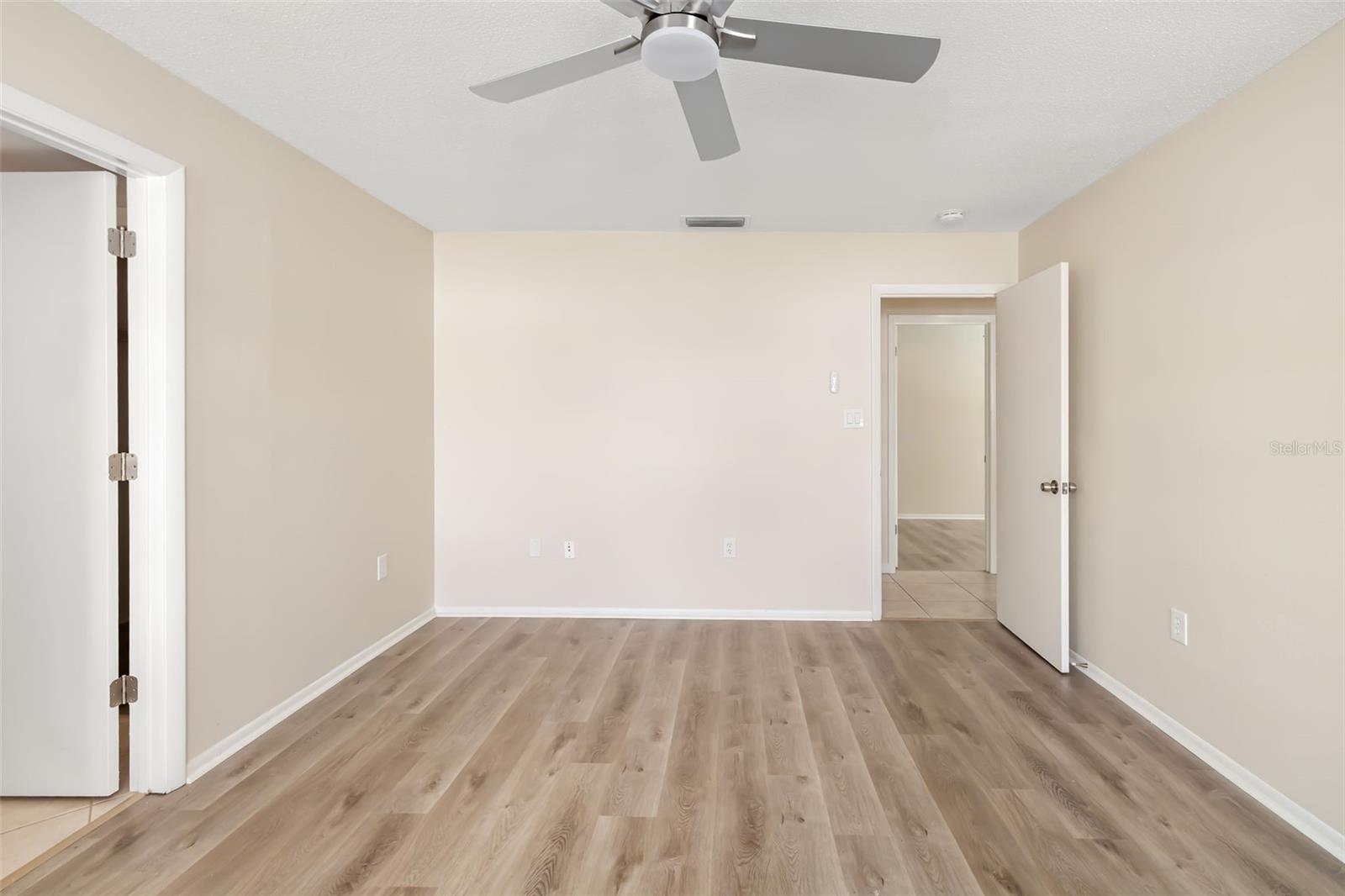 Image 22 of 57 For 1097 Willis Avenue