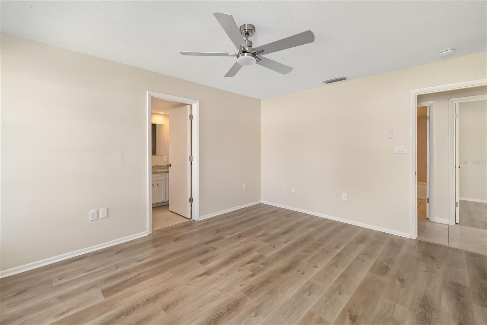 Image 23 of 57 For 1097 Willis Avenue