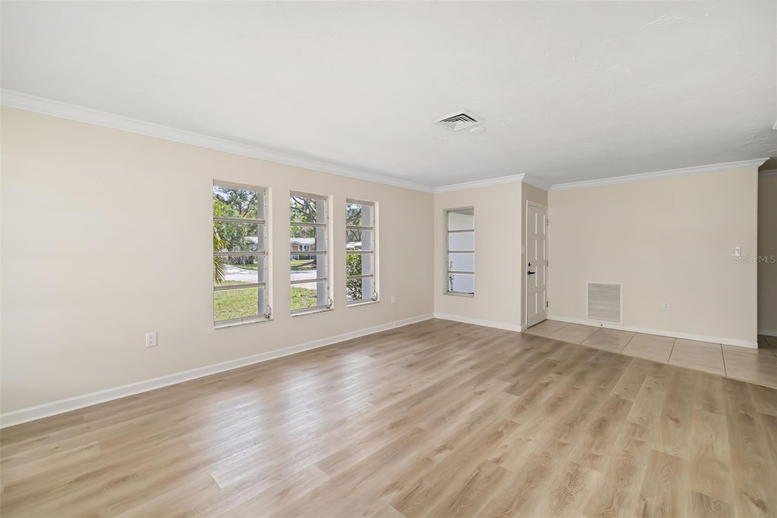 Image 4 of 57 For 1097 Willis Avenue