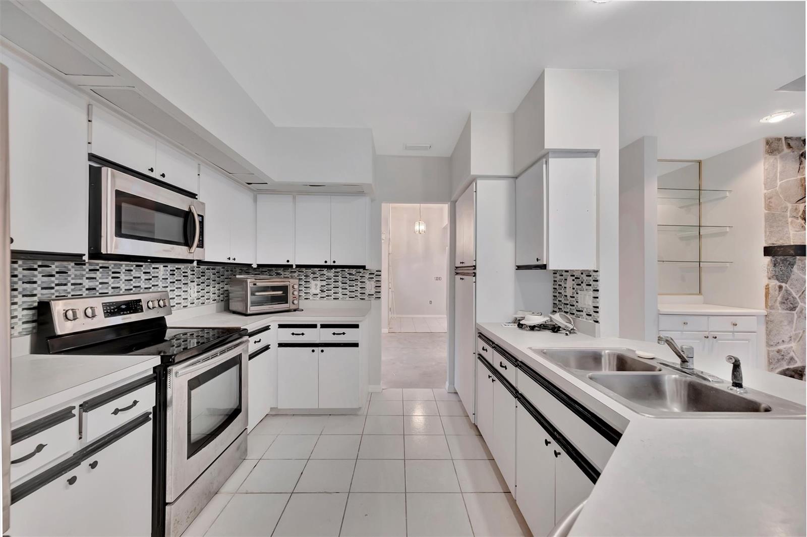 Image 16 of 36 For 6864 Corral Court