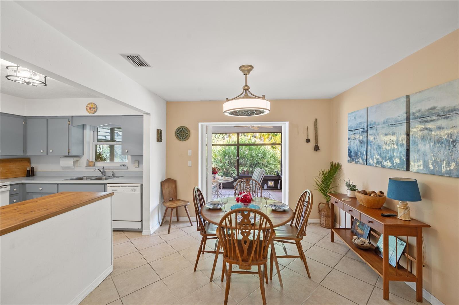 Image 7 of 38 For 2141 Cordes Street