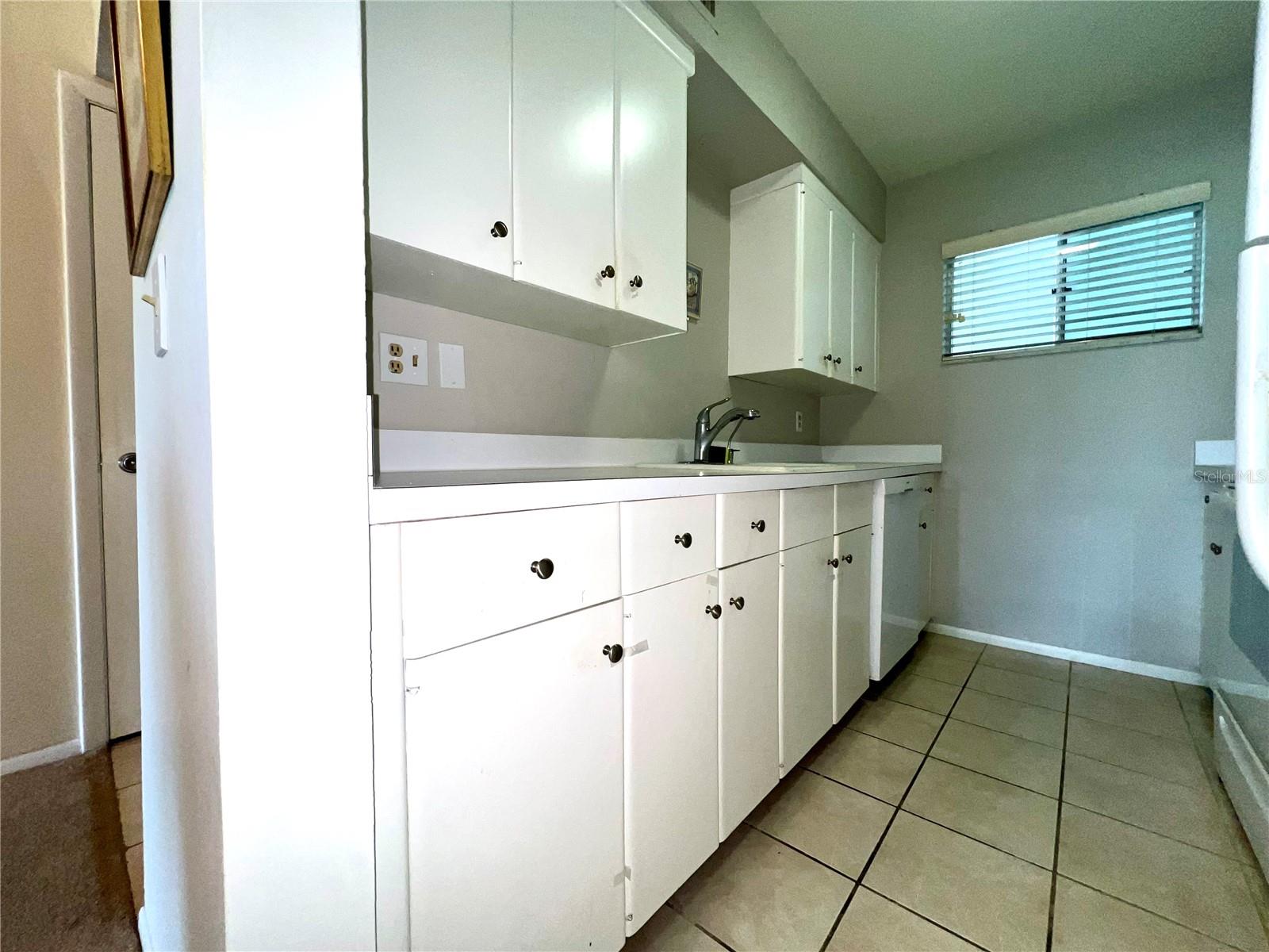 Image 8 of 22 For 3463 Bee Ridge Road 318