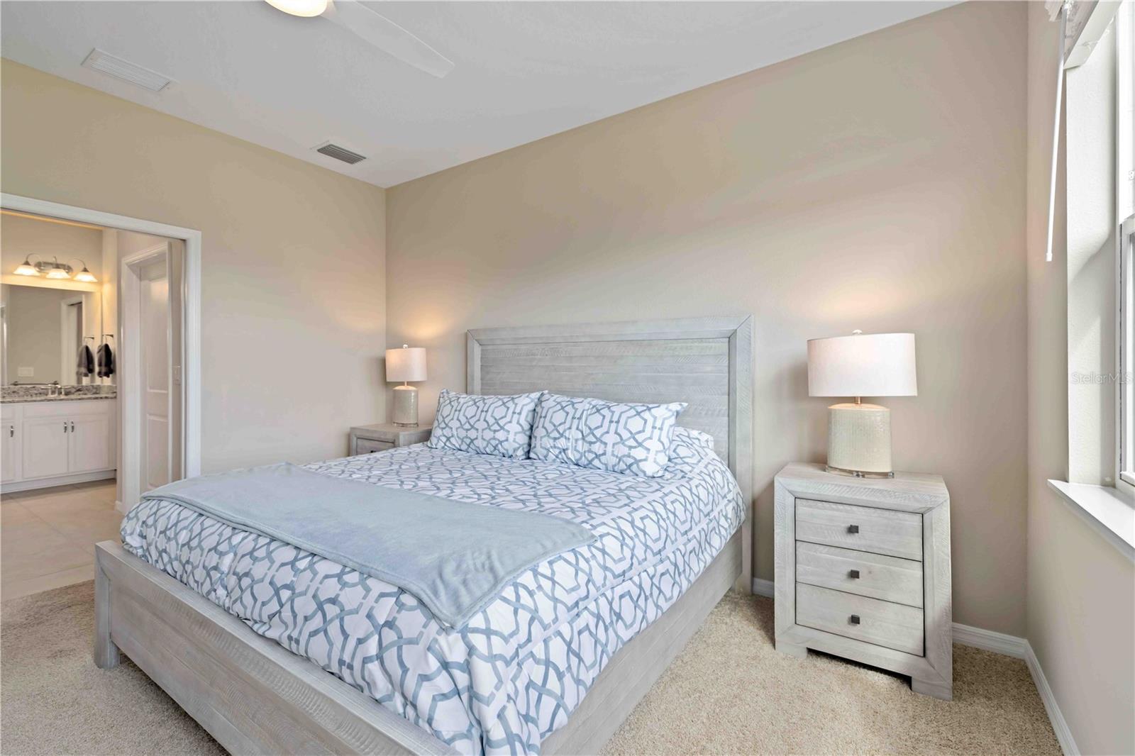 Image 16 of 41 For 13828 Messina Loop 203